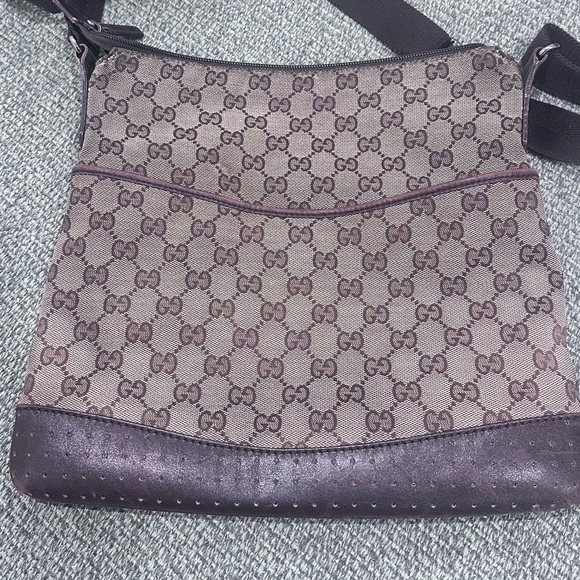 Gucci Messenger crossbody bag Brown monogram (reposhed)